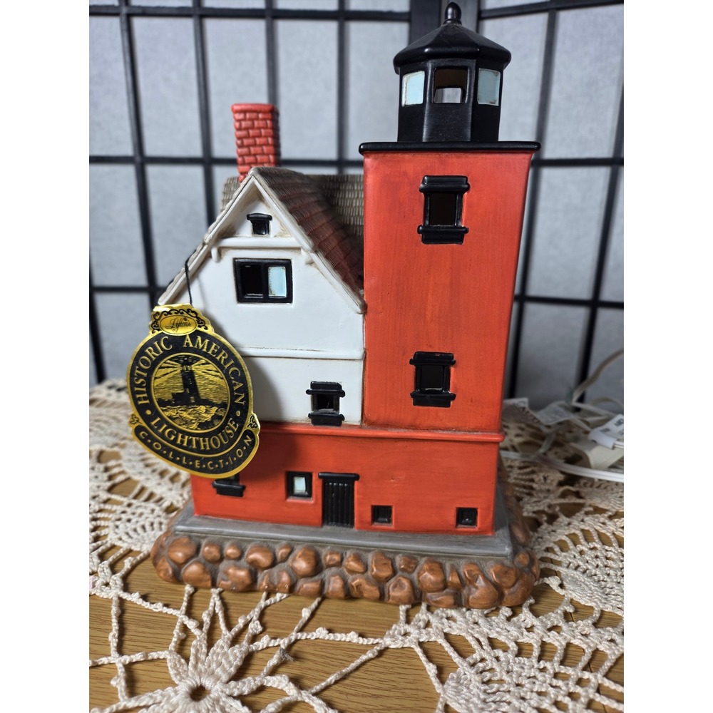 Lefton Round Island Michigan Lighthouse 1895 Figurine Lighted 10969 1996